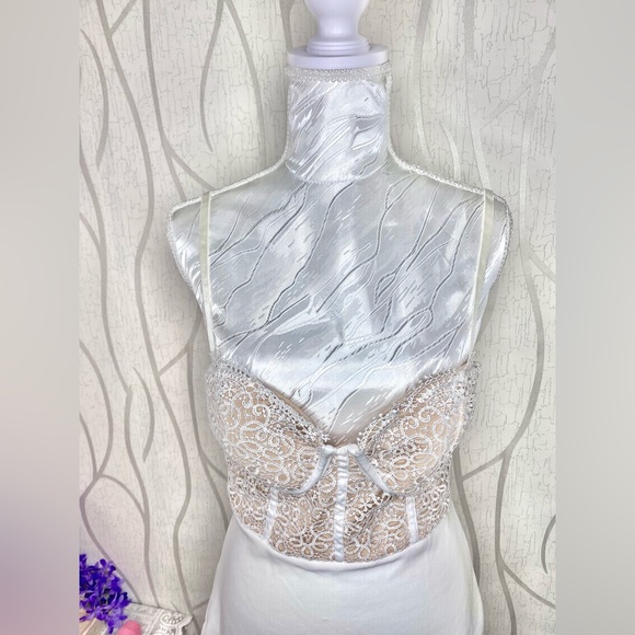 🌷 White Lace Corset Style Midi Dress 🌷 - Picture 5 of 11